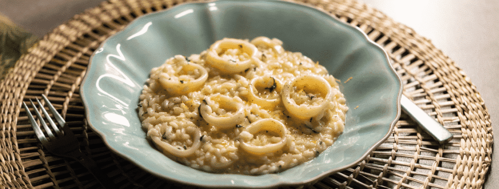 Rizoto me kallamare dhe limon